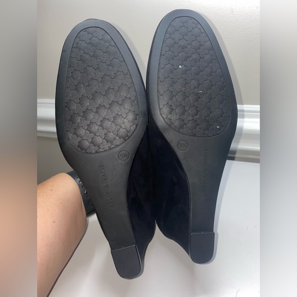 Kelly & Katie Shoes || Wedge Size 9 || Great condition || Black Suede - Picture 5 of 6